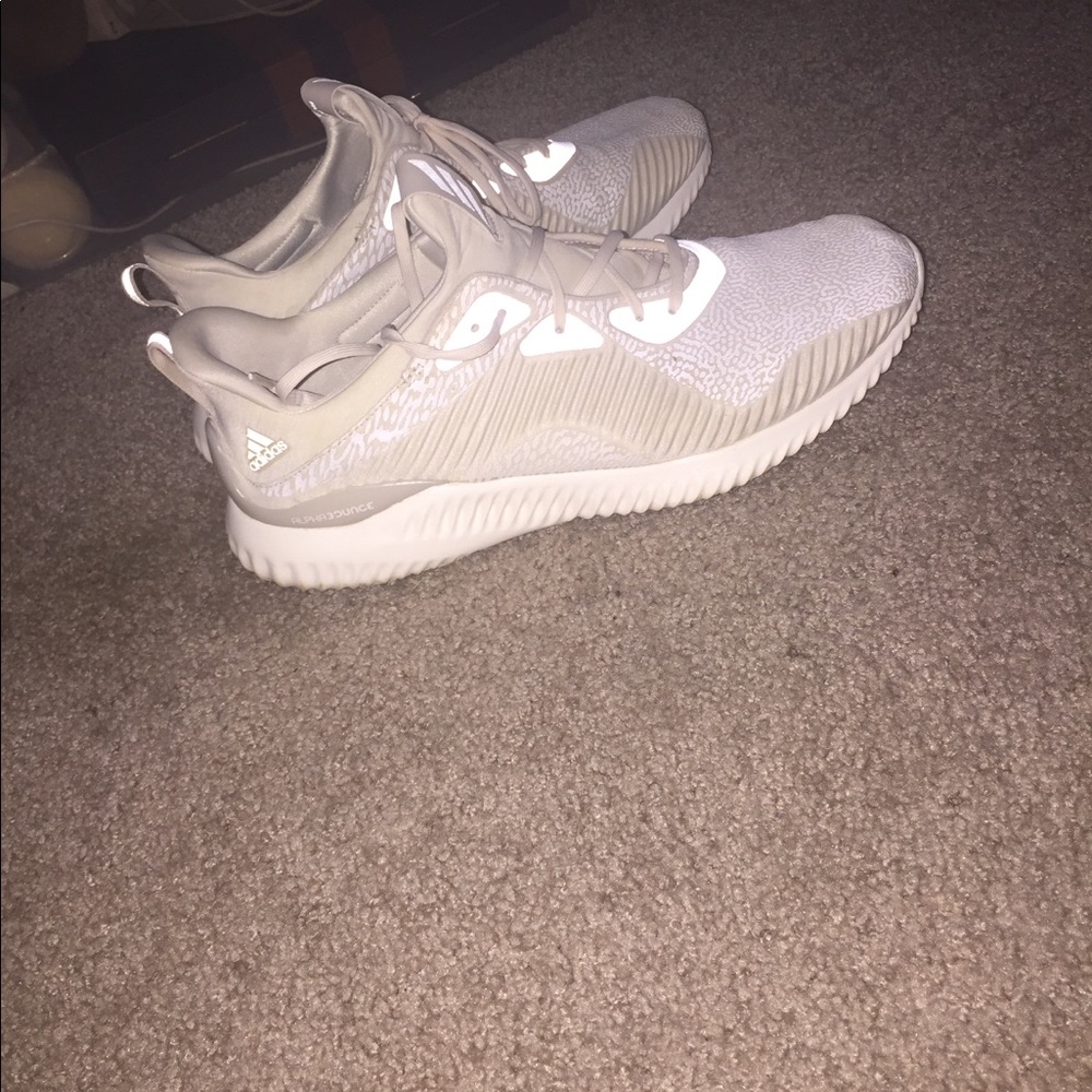Adidas Alpha-bounce